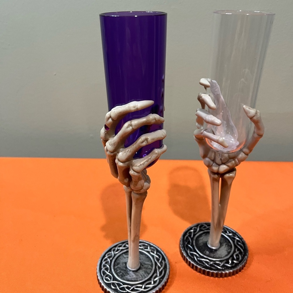 6/$25 Skeleton Hand Wine Glasses plastic - Picture 3 of 8